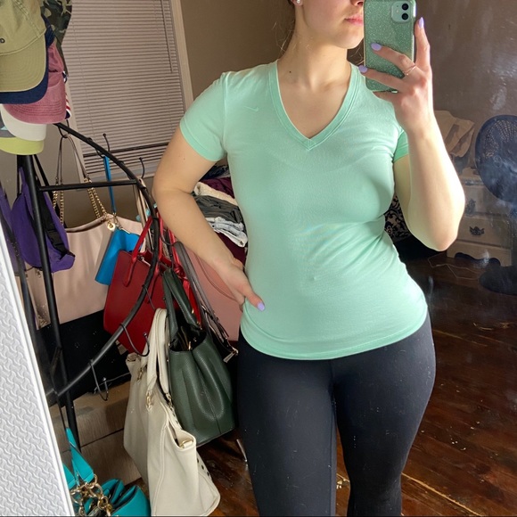 Nike dri-fit v-neck top S - Picture 7 of 8